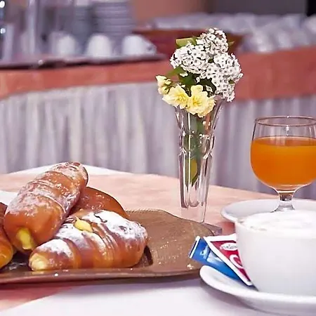 Staccoli Отель Римини
